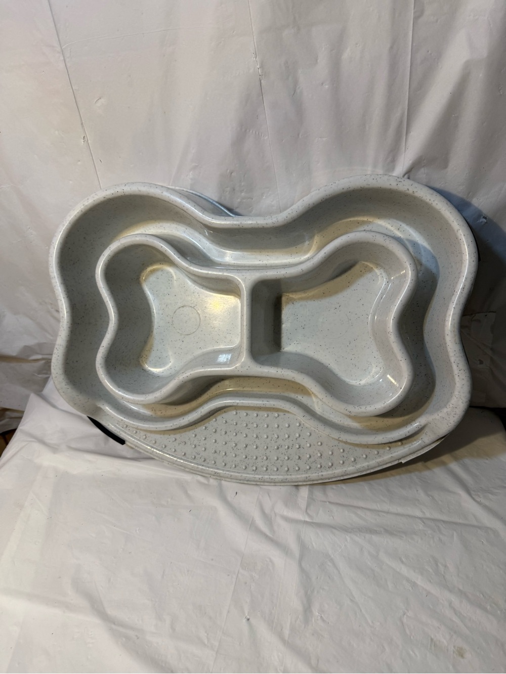 bone shaped double pet bowl